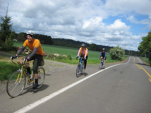 Riders on the Willamette Valley Scenic Bikeway, courtesy of the Oregon Parks and Rec.
