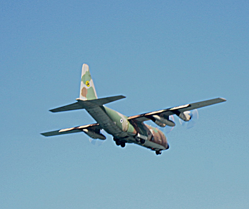 15-1-2009-military-airplane