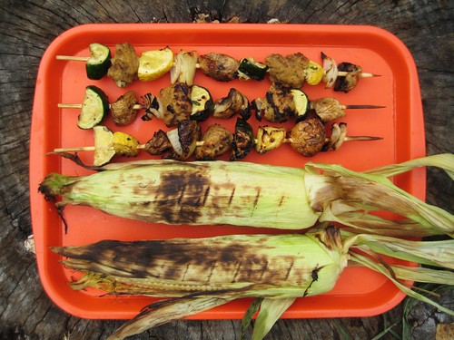 seitan/veggie skewers and corn