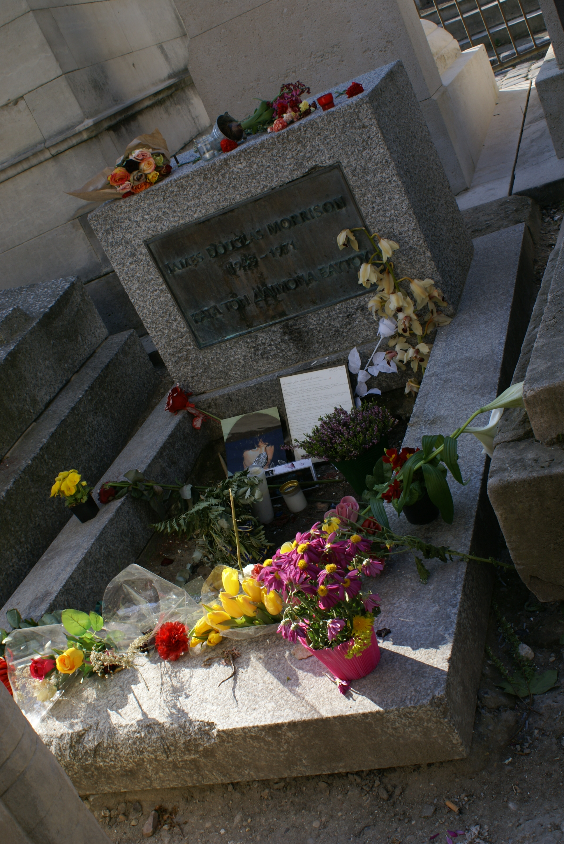 4/06/09_Paris_Day_9___Pere_Lachaise_Cemetery
