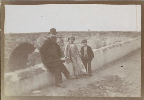 E. Bibesco. Vuillard et deux enfants, Cordoue (1901). Musée dOrsay, París.