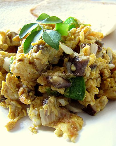 Akoori Recipe | Scrambled Eggs with Mushrooms & Masala