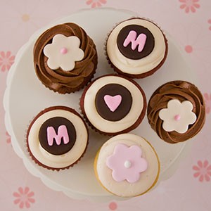 Teacake Bakeshop Mother's Day mail order cupcakes