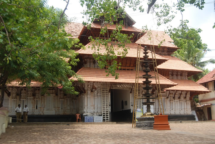 thrissur pooram - Vadakkunnathan temple entrance