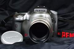 Pentax K200D Silber & FA 77 Ltd
