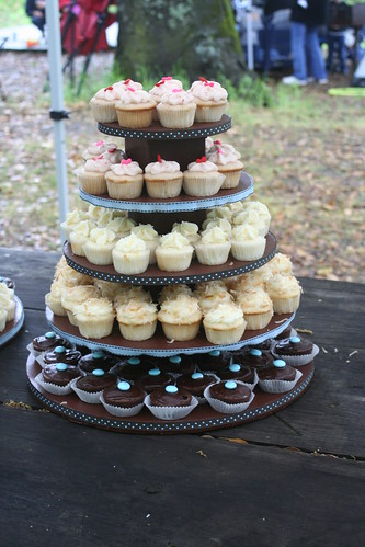 6 creative ways to display your wedding cupcakes