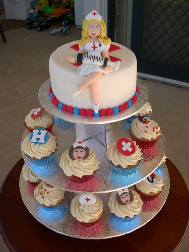 cupcakes designs. nurse cake/cupcakes