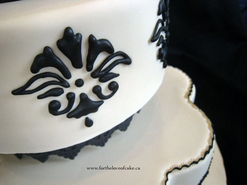 black and white damask wedding cake. Black and white wedding cake