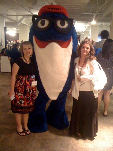 @wholesomemommy & @thedomesticdiva with Charlie the Sunkist Tuna #blogherfood #walmartmoms