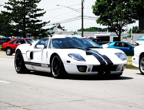black and white ford gt