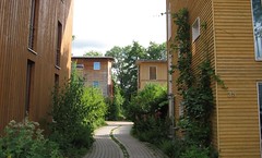 a walkway in Vauban (by: Eigen Arbeit, Wikimedia Commons)