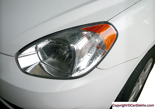 Hyundai Verna HeadLight Exterior 