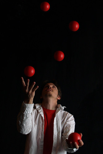 Five-ball juggling