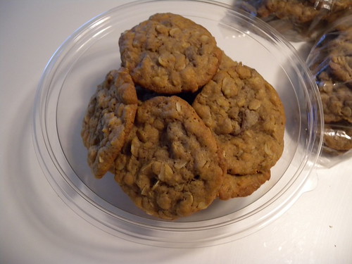 chewy oatmeal chocolate chunk cookies