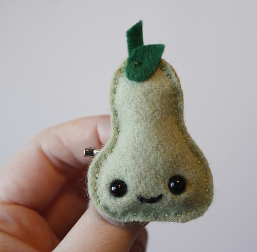 Happy pear brooch