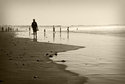 Walk on sand by Noelii.