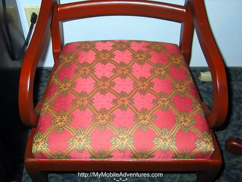 IMG_0053-Red-chair-hidden-mickeys