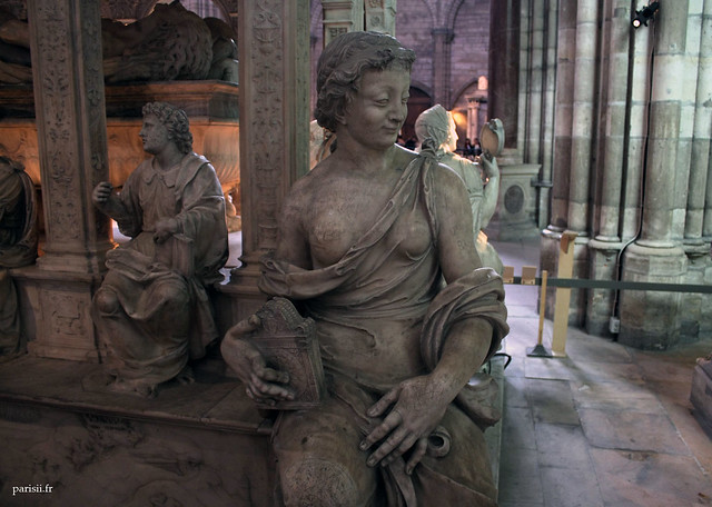 Une des quatre vertus, sculptée par Germain Pilon pour le tombeau monumental de Henri II et Catherine de Médicis