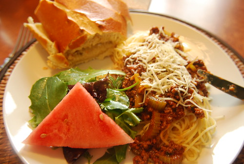 Spaghetti, salad and garlic bread