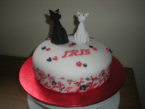Two cats cake by niknipscakes