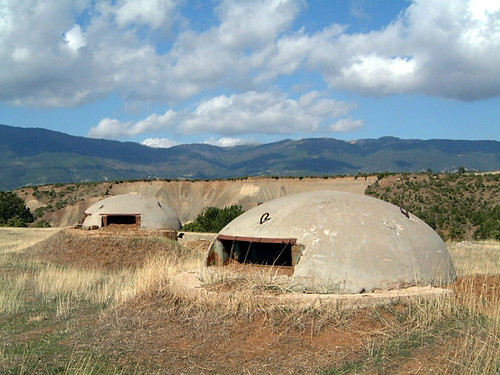 Albania_bunkers
