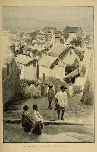 003-Calle de Imarivolanitra en Tananarive- Madagascar finales siglo XIX