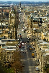 Prince's Street, Edinburgh (by: Max Blinkhorn, creative commons license)