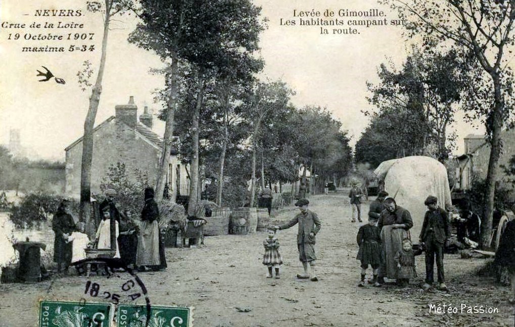 réfugiés à Nevers après les inondations du 19 octobre 1907