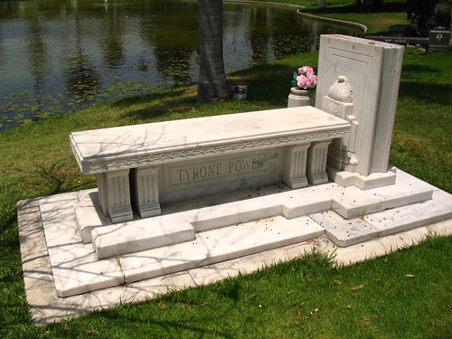 Tyrone Power Grave (1)