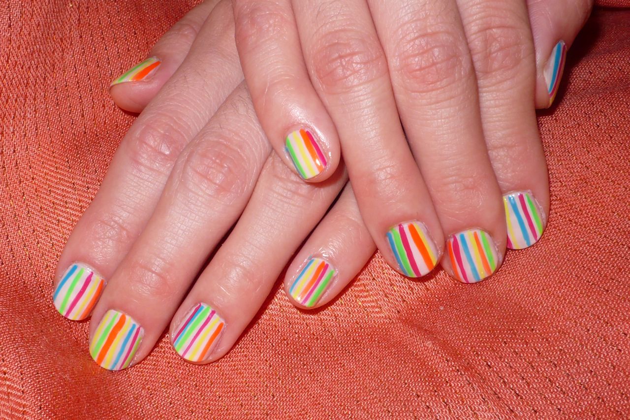 nail design in fresh colour