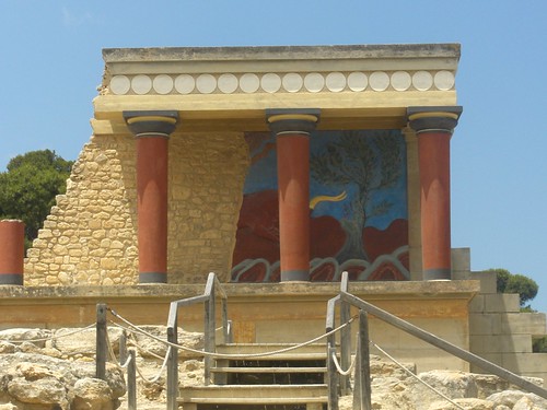 reconstructed columns at knossos