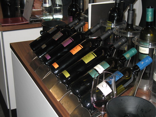 Spitzenweine der einzelnen Kellereien können entlang der gesamten Weinstrasse verkostet werden - Auftaktveranstaltung ist die Weinkost Bozen am 14.05.2010