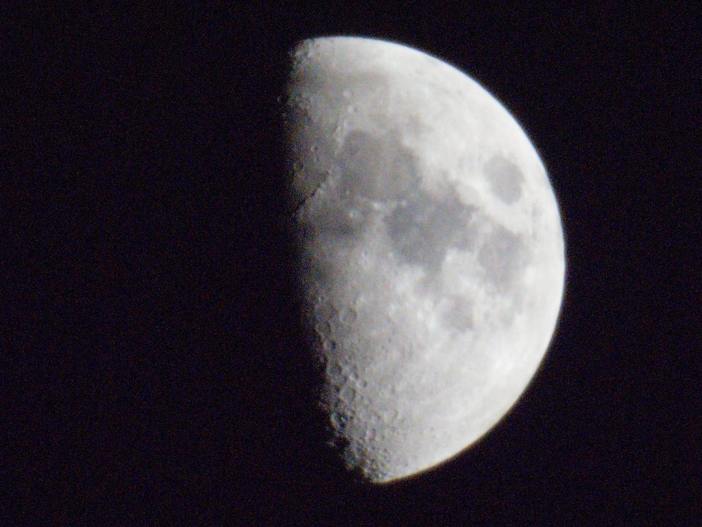 The Moon 3200 ISO - the best my Opteka mirror 500mm zoom could shoot ( hand held ) _DSC1762rt RS
