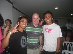 Meeting two other American couchsurfers in Medellin