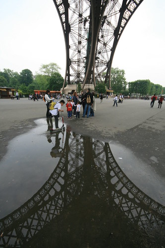 Reflection of Le Tour Eiffel