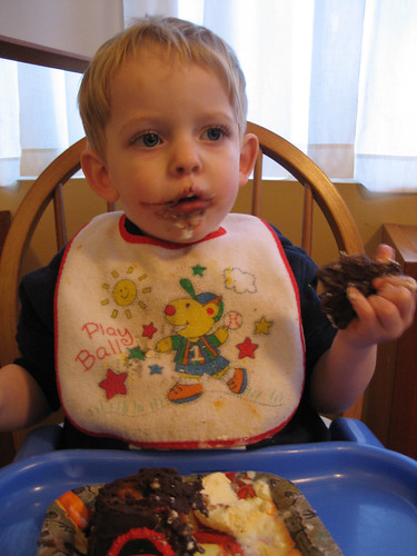 erik eating his birthday cake