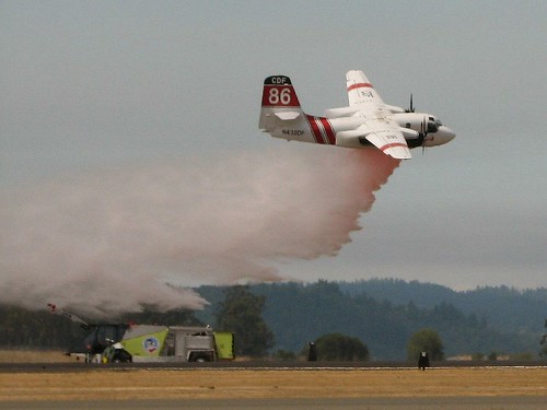 04 CFD Aerial Fire Fighting Demo 04 1966-2005 Marsh Aviation S-2F3AT 
