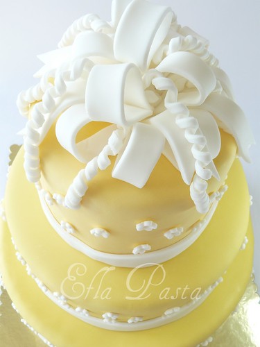 yellow wedding cake 1
