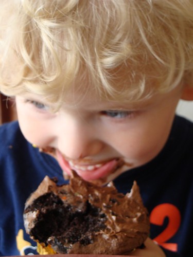 How to Eat a Cupcake at Merritt's Bakery