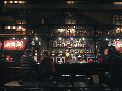 Douglas bar