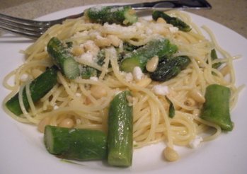 Pasta with Asparagus, Pine Nuts, and Lemon