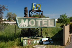 20090404 Sierra Motel