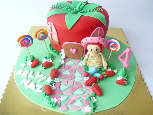 Strawberry Shortcake cake 1