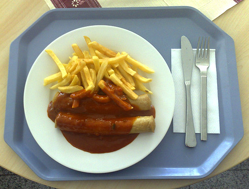 Currywurst & Pommes