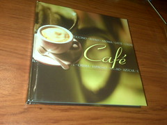 El libro esta bien mono y tiene información vital para un cafeinomano como yo =D