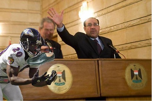 Ed Reed protects the President