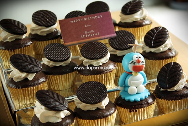 Choco Mocha Cupcake + Doraemon Icing Topper