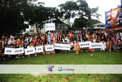 Participants of one of Singapore's first Flash Mob (Courtesy of nuffnangsg)
