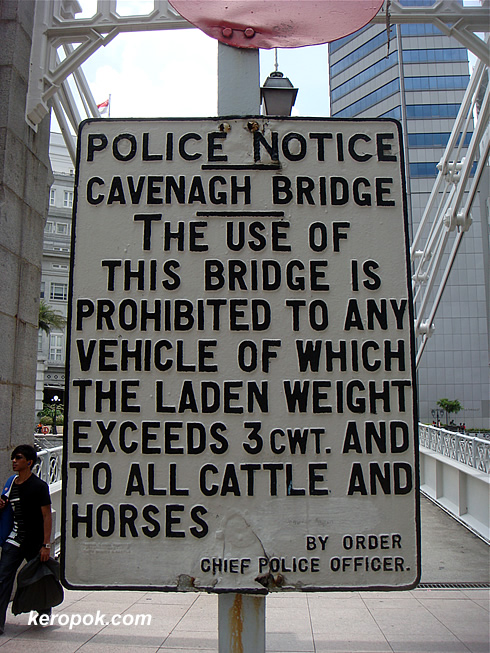 Cavenagh Bridge Sign