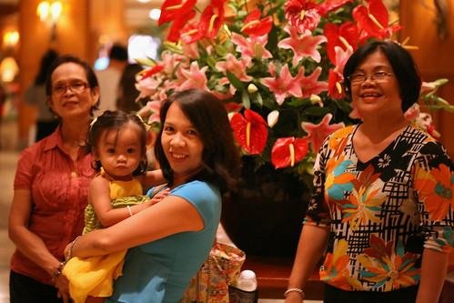 3 generations at the Shangri-La lobby